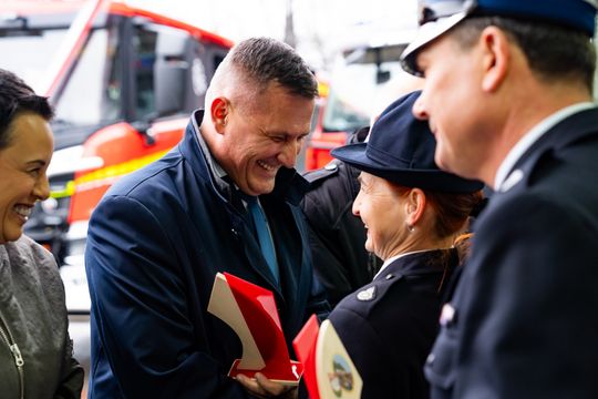 Przekazanie nowego wozu strażackiego dla OSP Borkowice (zdjęcia)