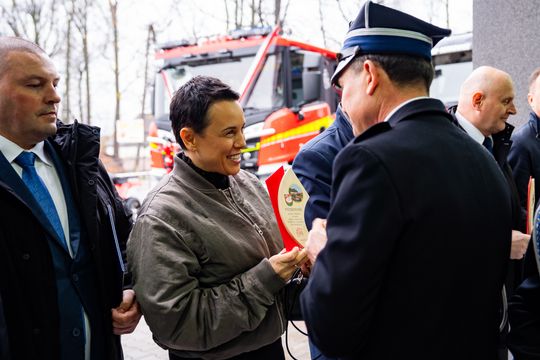 Przekazanie nowego wozu strażackiego dla OSP Borkowice (zdjęcia)