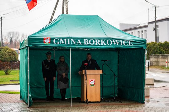 Przekazanie nowego wozu strażackiego dla OSP Borkowice (zdjęcia)