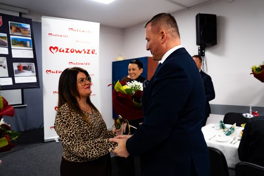 Przekazanie nowego wozu strażackiego dla OSP Borkowice (zdjęcia)