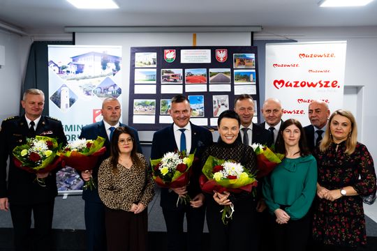 Przekazanie nowego wozu strażackiego dla OSP Borkowice (zdjęcia)