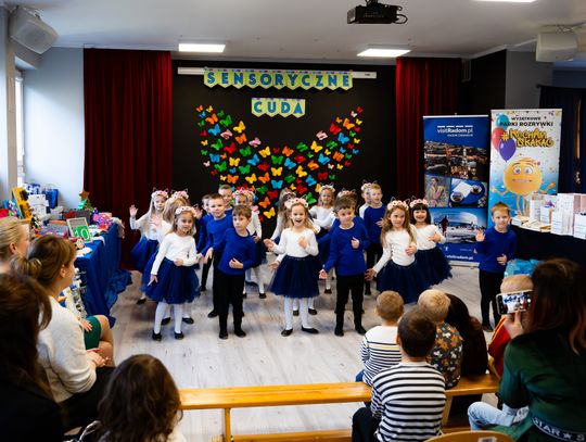 „Sensoryczne cuda – tworzymy i odkrywamy świat zmysłów" w Publicznym przedszkolu nr 6 (zdjęcia)