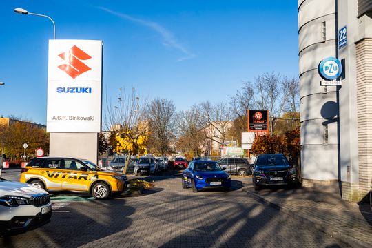 Rok z nagrodą Radia Rekord! Pan Dominik pożegnał swoje Suzuki Swift (zdjęcia) Rok z nagrodą Radia Rekord! Pan Dominik pożegnał swoje Suzuki Swift (zdjęcia)