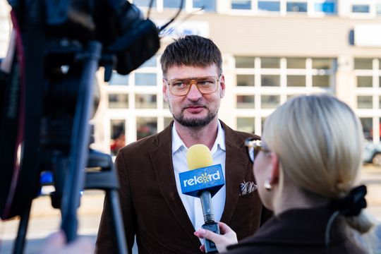 Rok z nagrodą Radia Rekord! Pan Dominik pożegnał swoje Suzuki Swift (zdjęcia) Rok z nagrodą Radia Rekord! Pan Dominik pożegnał swoje Suzuki Swift (zdjęcia)