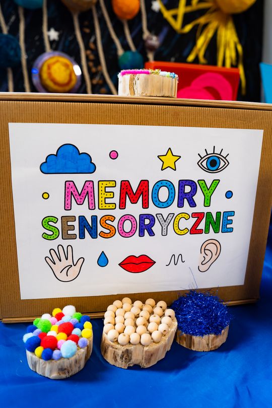 „Sensoryczne cuda – tworzymy i odkrywamy świat zmysłów" w Publicznym przedszkolu nr 6 (zdjęcia)