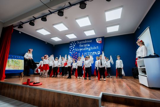 %22Dzień Niepodległości 11 listopada%22 uroczysta akademia 008.jpg