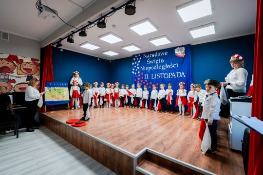 %22Dzień Niepodległości 11 listopada%22 uroczysta akademia 024.jpg