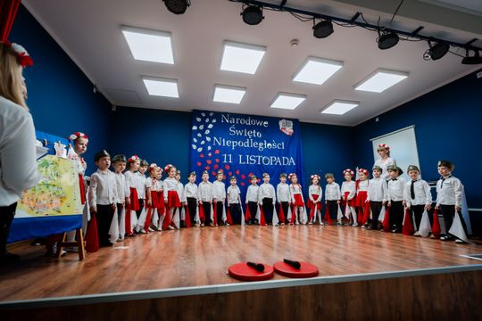 %22Dzień Niepodległości 11 listopada%22 uroczysta akademia 046.jpg