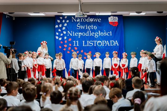 %22Dzień Niepodległości 11 listopada%22 uroczysta akademia 053.jpg