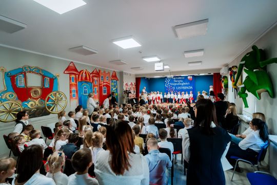 %22Dzień Niepodległości 11 listopada%22 uroczysta akademia 055.jpg