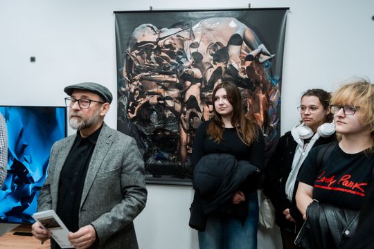 Wernisaż wystawy Lecha Polcyna pt. Po za granicą trójwymiaru 005.jpg Wernisaż wystawy Lecha Polcyna pt. Po za granicą trójwymiaru 005.jpg