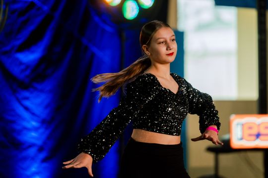 Ogólnopolski Andrzejkowy Konkurs Tańca Zwoleń 045.jpg Ogólnopolski Andrzejkowy Konkurs Tańca Zwoleń 045.jpg