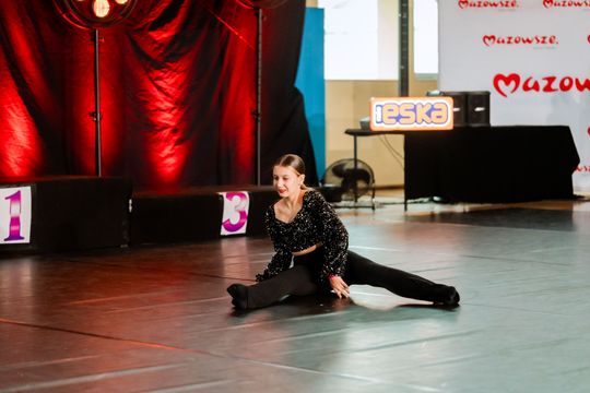 Ogólnopolski Andrzejkowy Konkurs Tańca Zwoleń 042.jpg Ogólnopolski Andrzejkowy Konkurs Tańca Zwoleń 042.jpg