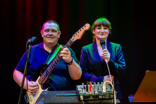 Jesienna potańcówka w DK Idalin 001.jpg