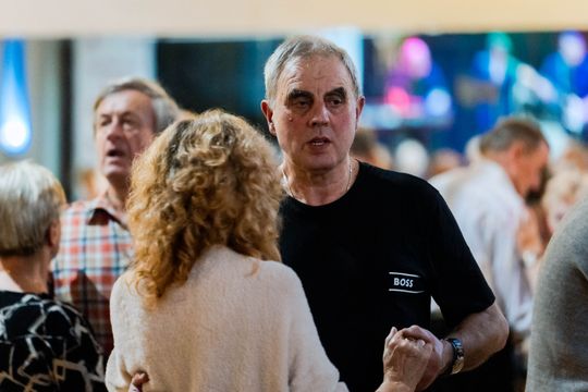 Jesienna potańcówka w DK Idalin 005.jpg