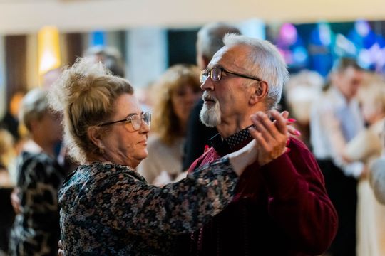 Jesienna potańcówka w DK Idalin 006.jpg