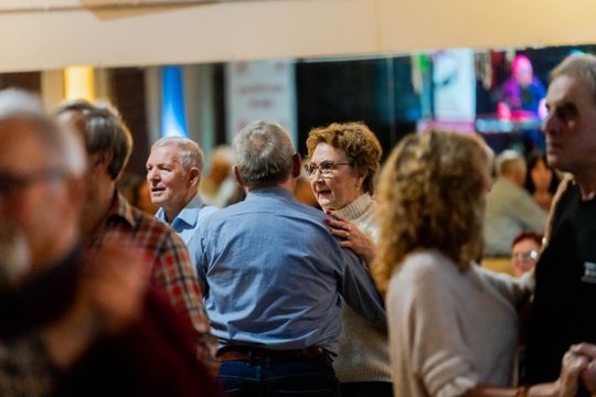 Jesienna potańcówka w DK Idalin 009.jpg