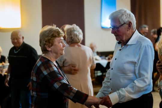 Jesienna potańcówka w DK Idalin 010.jpg