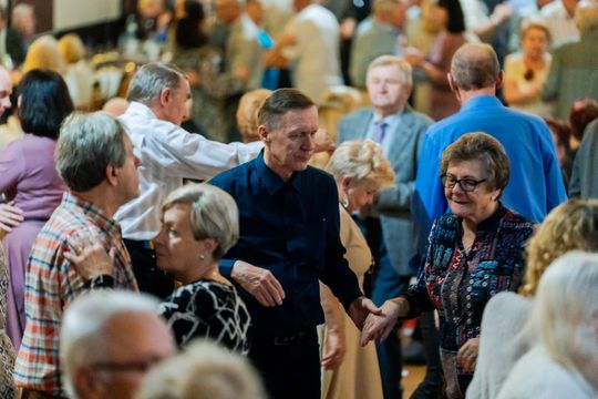 Jesienna potańcówka w DK Idalin 019.jpg