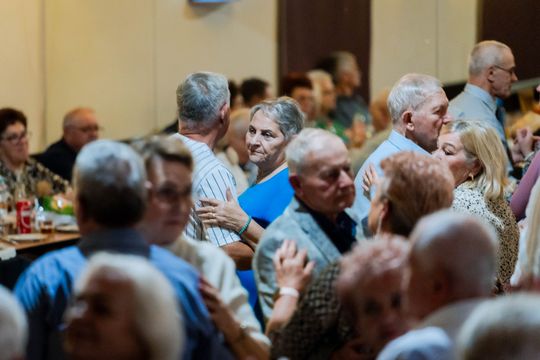 Jesienna potańcówka w DK Idalin 021.jpg