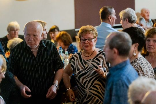 Jesienna potańcówka w DK Idalin 025.jpg