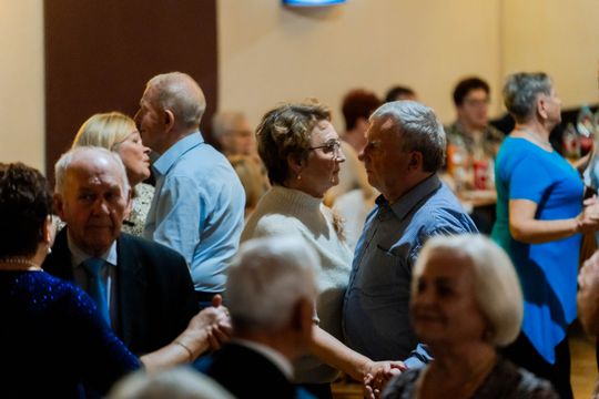 Jesienna potańcówka w DK Idalin 028.jpg