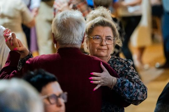 Jesienna potańcówka w DK Idalin 031.jpg