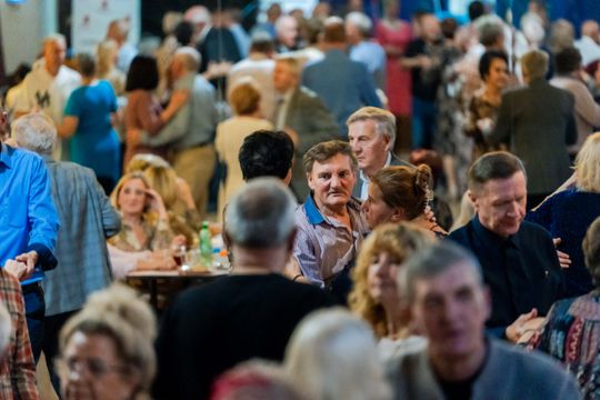 Jesienna potańcówka w DK Idalin 032.jpg