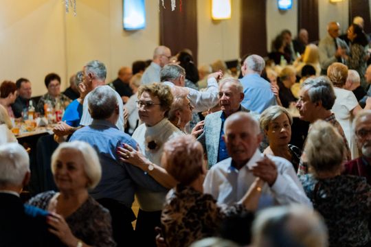 Jesienna potańcówka w DK Idalin 036.jpg