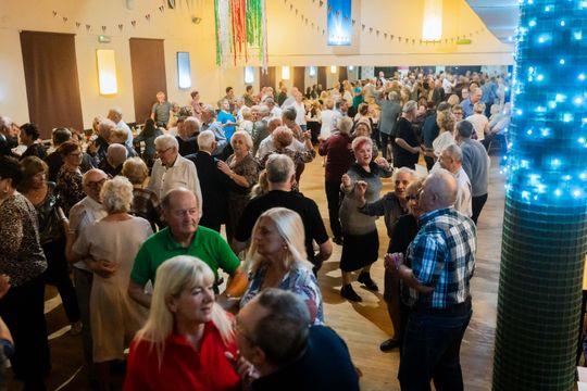 Jesienna potańcówka w DK Idalin 038.jpg