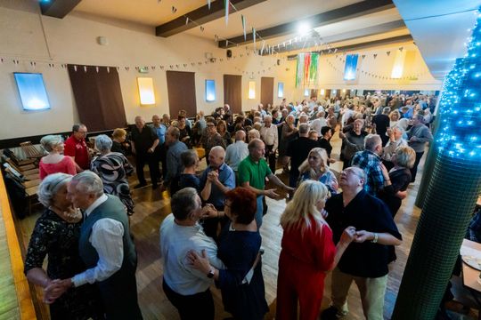 Jesienna potańcówka w DK Idalin 037.jpg