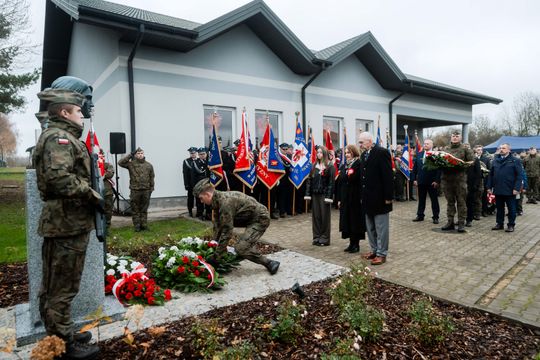 Odsłonięcie Pomnika Teresy Grodzińskiej 033.jpg