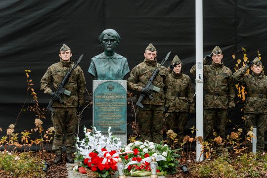 Odsłonięcie Pomnika Teresy Grodzińskiej 043.jpg