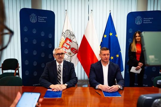 Podpisanie umowy na zakup nowych autobusów elektrycznych (zdjęcia)