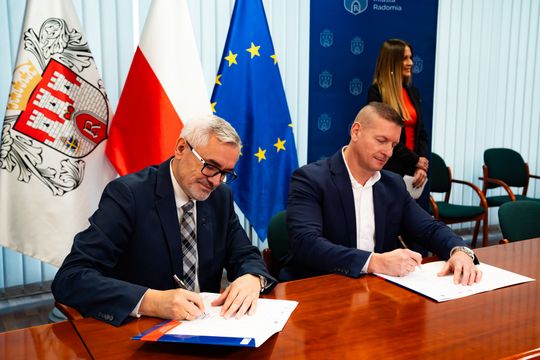 Podpisanie umowy na zakup nowych autobusów elektrycznych (zdjęcia)