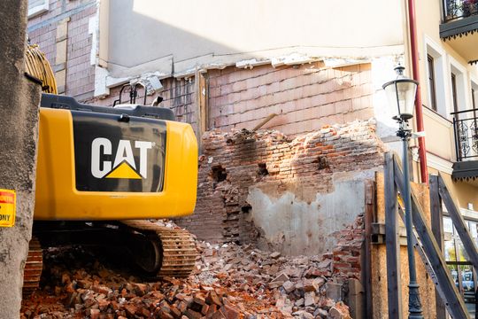 Rozbiórka budynku przy ulicy Szewskiej (zdjęcia)