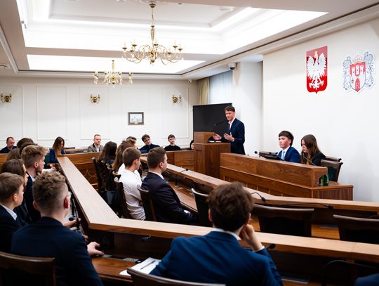 Inauguracyjna sesja IV kadencji Młodzieżowej Rady Miasta Radomia (zdjęcia) Inauguracyjna sesja IV kadencji Młodzieżowej Rady Miasta Radomia (zdjęcia)