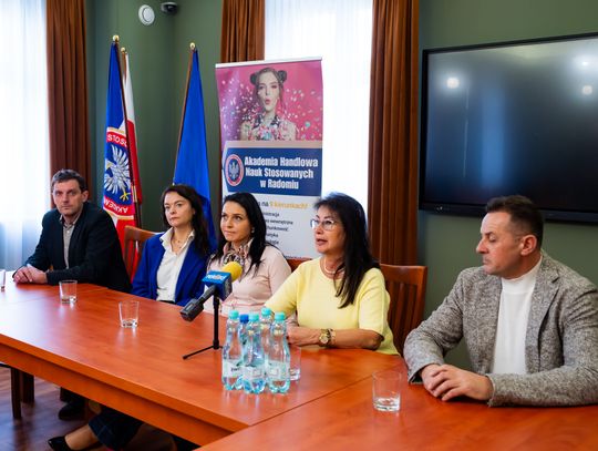 Konferencja prasowa zapowiadającą Światowy Tydzień Przedsiębiorczości 2025 (zdjęcia) Konferencja prasowa zapowiadającą Światowy Tydzień Przedsiębiorczości 2025 (zdjęcia)