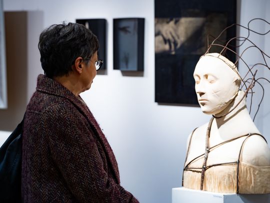 Wernisaż wystawy "Skrzyżowania i połączenia" w Łaźni (zdjęcia) Wernisaż wystawy "Skrzyżowania i połączenia" w Łaźni (zdjęcia)