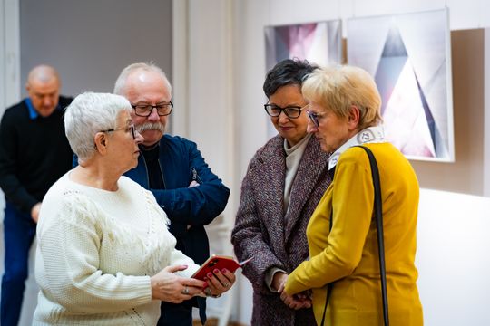 Wernisaż wystawy "Skrzyżowania i połączenia" w Łaźni (zdjęcia) Wernisaż wystawy "Skrzyżowania i połączenia" w Łaźni (zdjęcia)