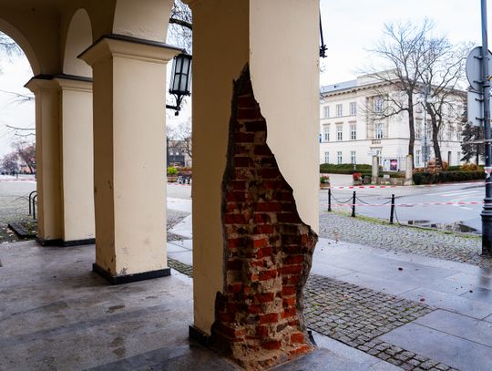 Budynek "Łaźni" uszkodzony w wypadku (zdjęcia)