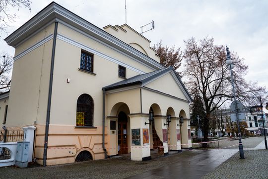 Budynek "Łaźni" uszkodzony w wypadku (zdjęcia)