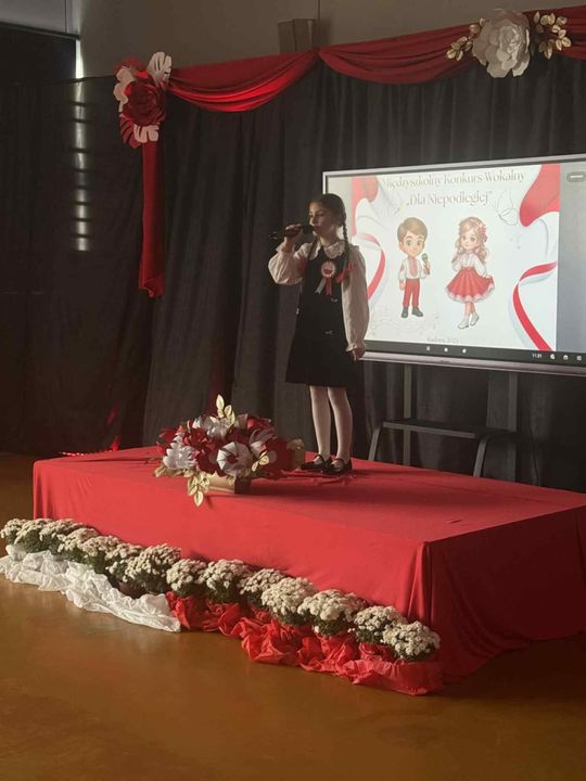 Międzyszkolny Konkurs Wokalny "Dla niepodległej" (zdjęcia)