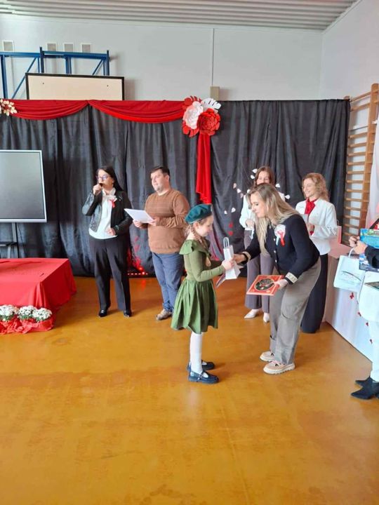 Międzyszkolny Konkurs Wokalny "Dla niepodległej" (zdjęcia)