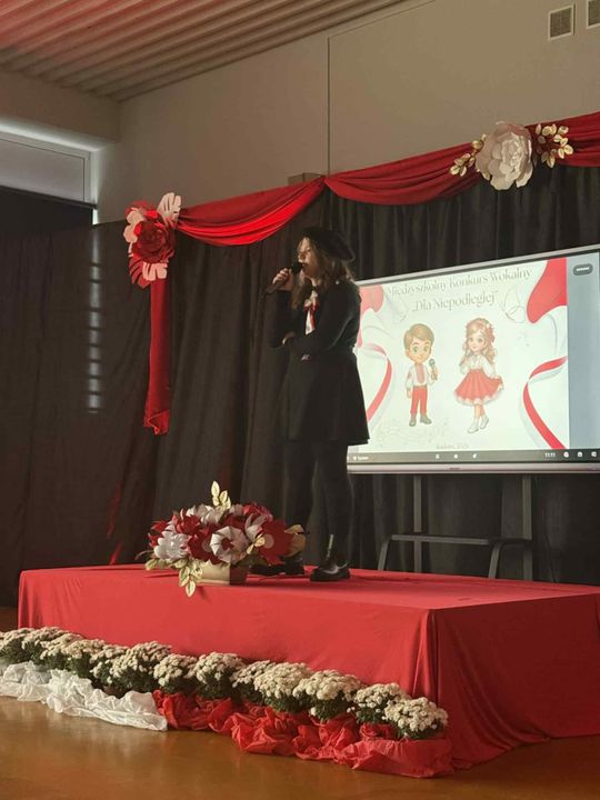 Międzyszkolny Konkurs Wokalny "Dla niepodległej" (zdjęcia)