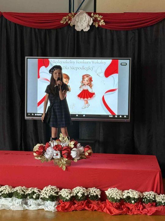 Międzyszkolny Konkurs Wokalny "Dla niepodległej" (zdjęcia)
