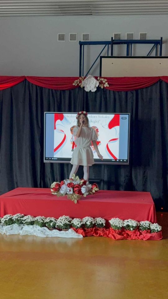 Międzyszkolny Konkurs Wokalny "Dla niepodległej" (zdjęcia)