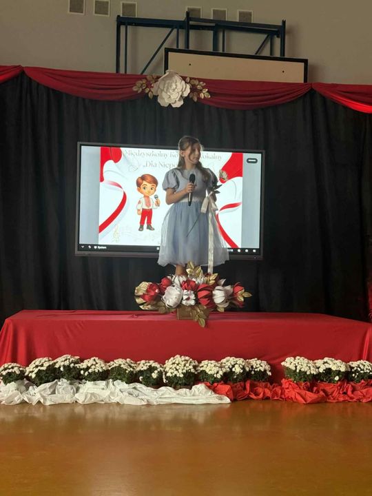 Międzyszkolny Konkurs Wokalny "Dla niepodległej" (zdjęcia)