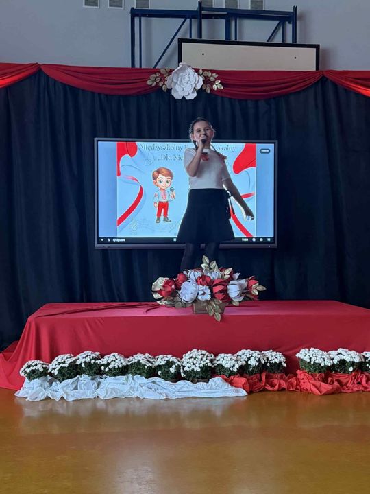 Międzyszkolny Konkurs Wokalny "Dla niepodległej" (zdjęcia)