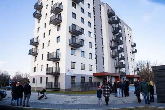 Blok z mieszkaniami komunalnymi przy ul. Piastowskiej gotowy do użytku (zdjęcia)